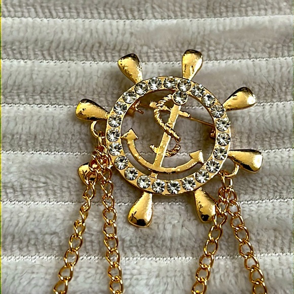 Rudder Brooch for Women Men Rhinestone Anchor Rudder Brooch Pins Chain Fashion - Picture 7 of 9